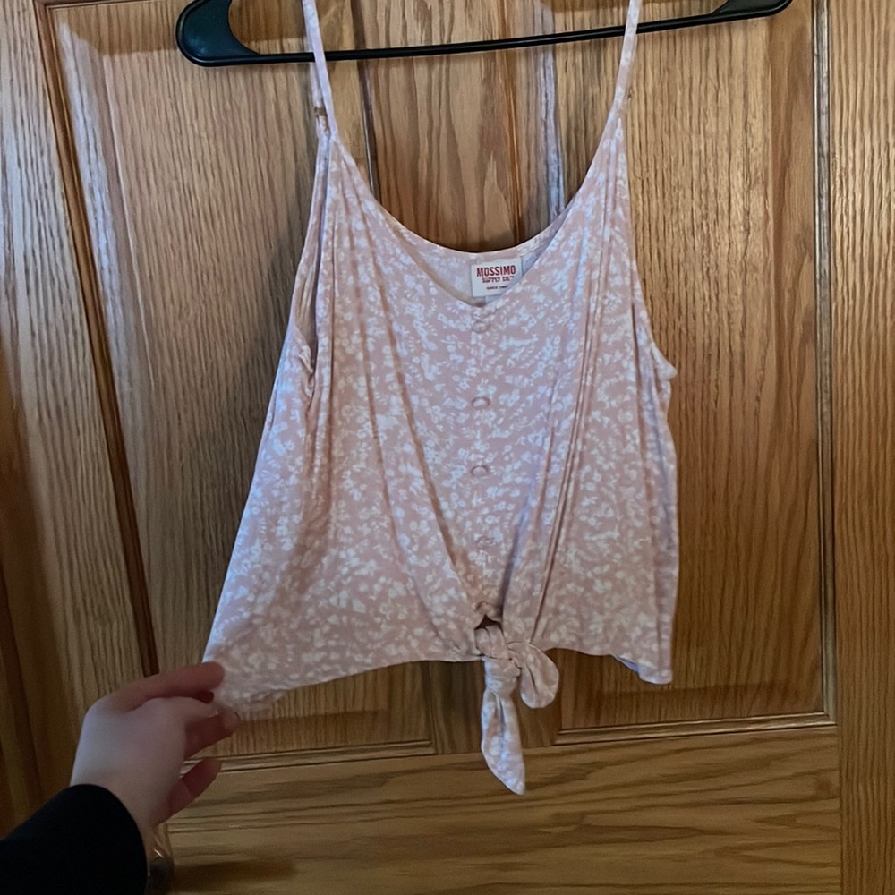 Size S Mossimo floral tank top with buttons and a keyhole/tie detail at bottom